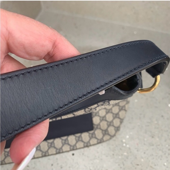 Gucci Medium Shoulder Bag - Picture 5 of 13